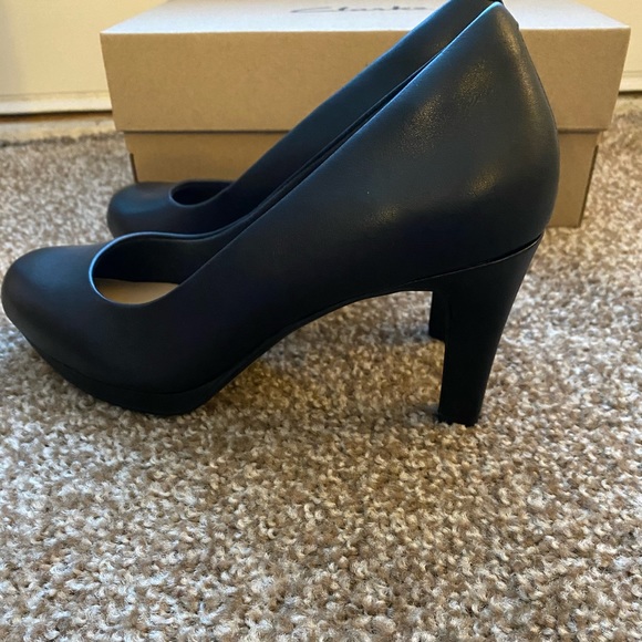 clarks comfortable heels